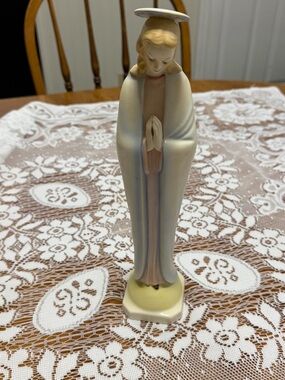 Vintage Goebel Hummel Porcelain Praying Madonna Figurine in Soft Pastels